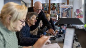 2026 02 18 Ton Stam workshop in Bibliotheek Schagen fotocredit Joris Langedijk