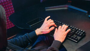 hacker toetsenborg lek wachtwoord
